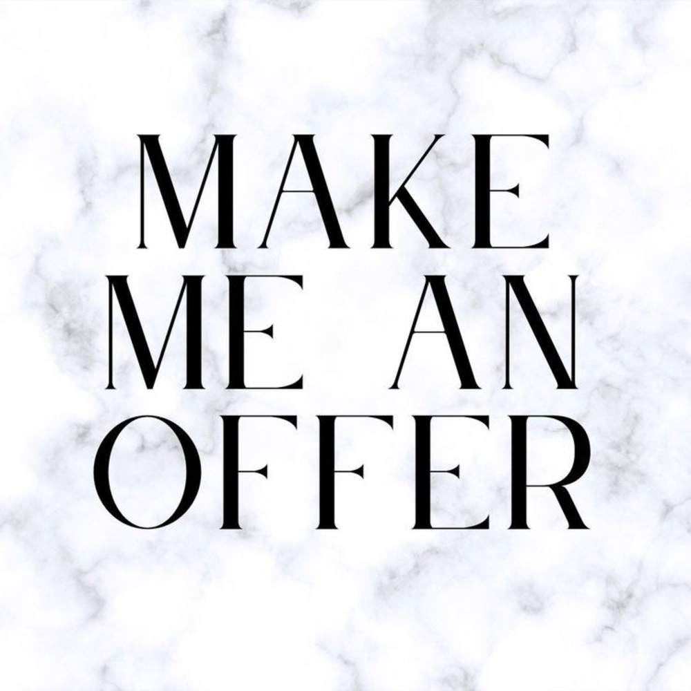 Reasonable offers!⭐️